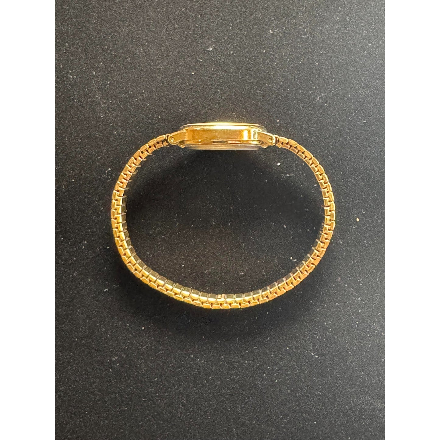 Vintage Timex Ladies Watch - Oval Gold Case | Gold Dial | Expansion Band | Quartz | Arabic Numerals